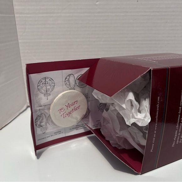 Carlton Card Heirloom Collection - anniversary keepsake 2003 and beyond - Picture 6 of 9